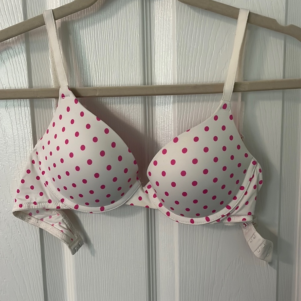 Pink Victoria’s Secret bra